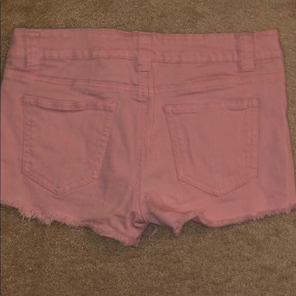 Pink jean cut off shorts - Picture 2 of 3